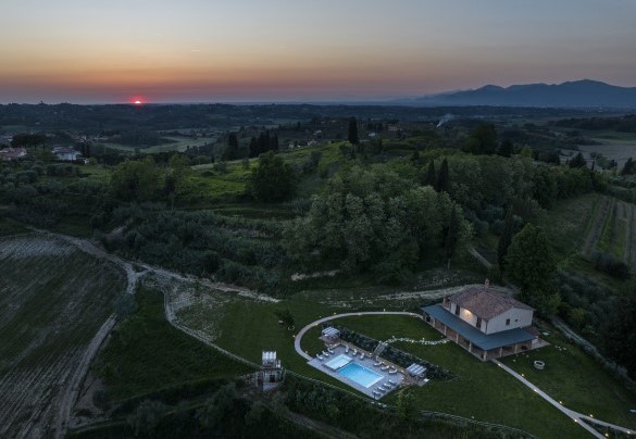 The property is nestled within the Wine Route of the Pisa Hills – Agriresort Bacaringhe 