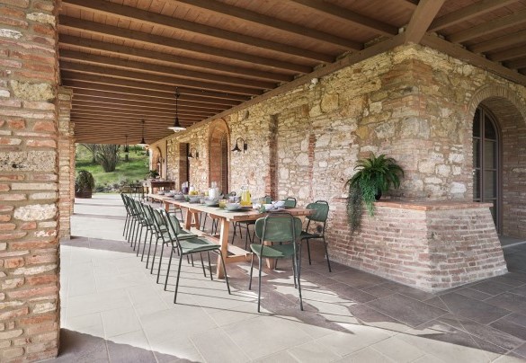 The pergola, where the outdoor dining area is located – Agriresort Bacaringhe