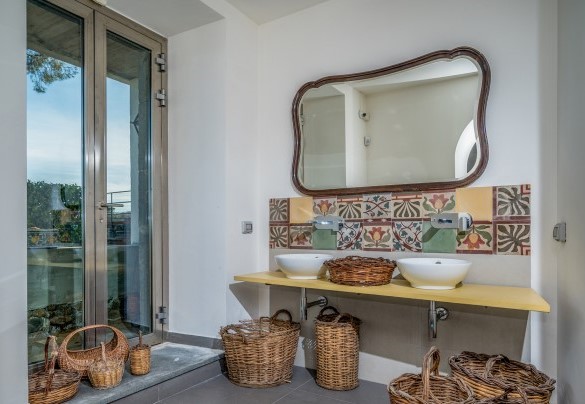 Il bagno di servizio al piano seminterrato - Agrumé Country House