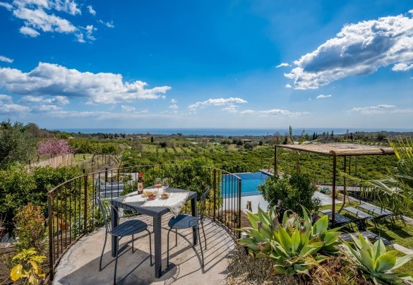Uno dei terrazzi in posizione panoramica - Agrumé Country House