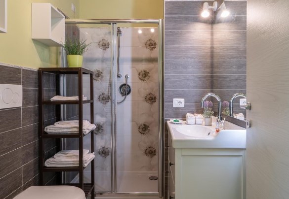 The bathroom with shower n.1 - Ai due cuori