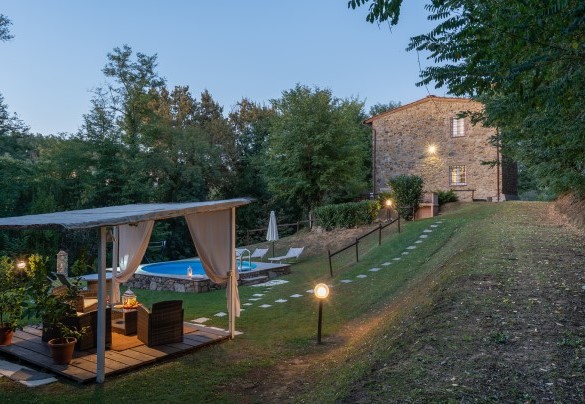 La piscina illuminata - Ai due Cuori