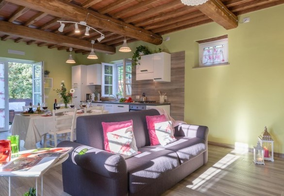 The comfortable sofa in the living area - Ai due cuori