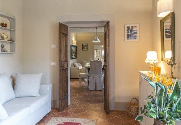  The living room and dining area - Albachiara