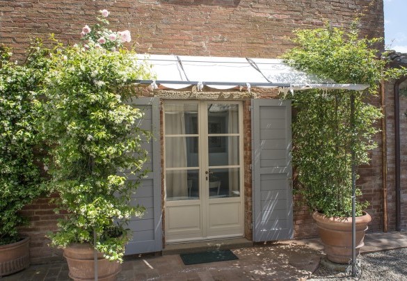 The attractive stone farmhouse, it was originally a farm shed belonging to the nearby Leopoldine villa - Albachiara