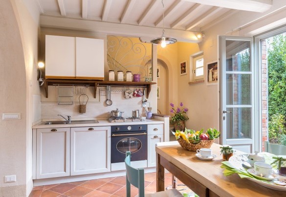  The kitchen with direct exit to the outside - Albachiara