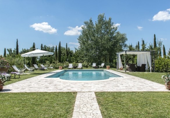The equipped swimming pool area - Albachiara