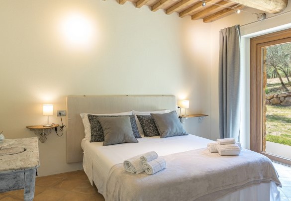Double bedroom with direct exit on the garden - Amandula