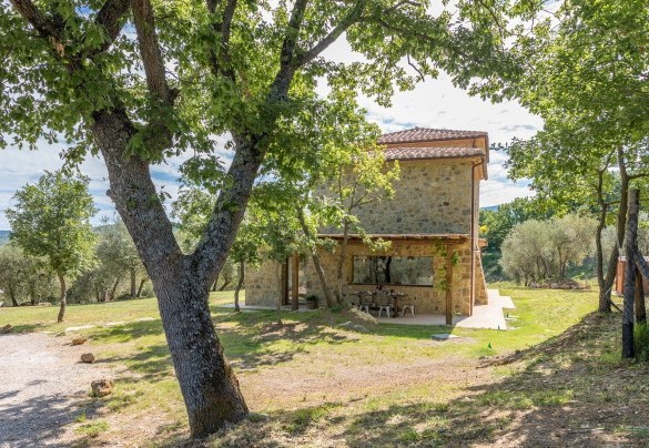 The farmhouse is spread over two levels connected by an internal staircase – Amandula