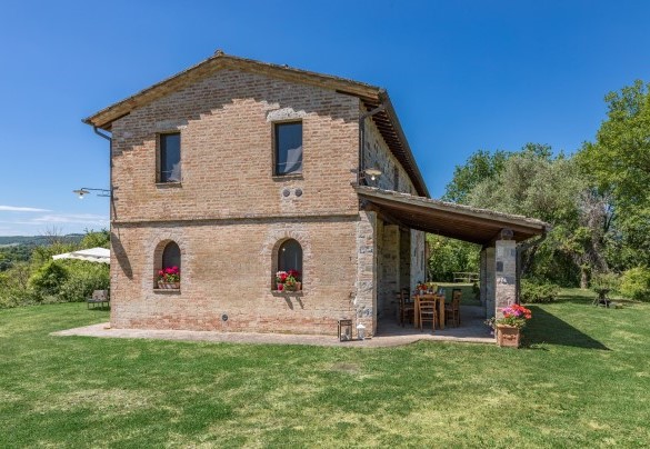 The farmhouse immersed in the green – Amantino