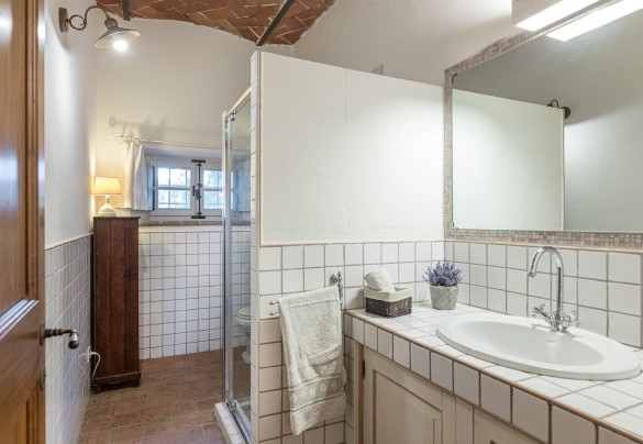 Bathroom with shower - Antica Villa Merelli
