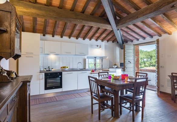 Dining area with kitchenette and living area - Antica Villa Merelli