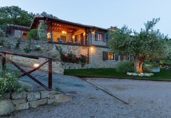 The house is on two floors - Antiche Pietre