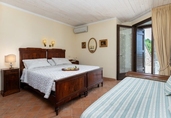 The double bedroom (with dividable bed) n.1 on the ground floor - Antiche Pietre