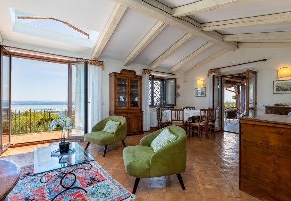 The living with seating space on the first floor - Antiche Pietre