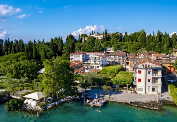One of the most exclusive locations in the historic center of Sirmione - Arcimboldo House