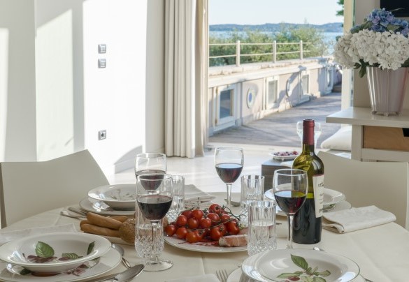 From every room it is possible to enjoy the beautiful lake view - Arcimboldo House