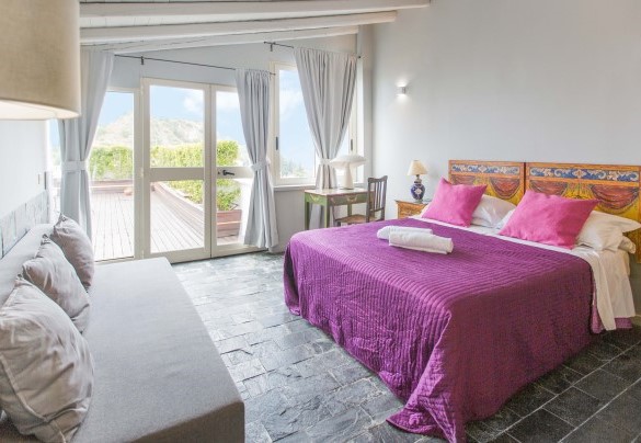 The double bedroom on the top floor – Attico Giafari