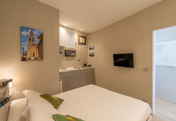 The double bedroom with en-suite bathroom – Aurora