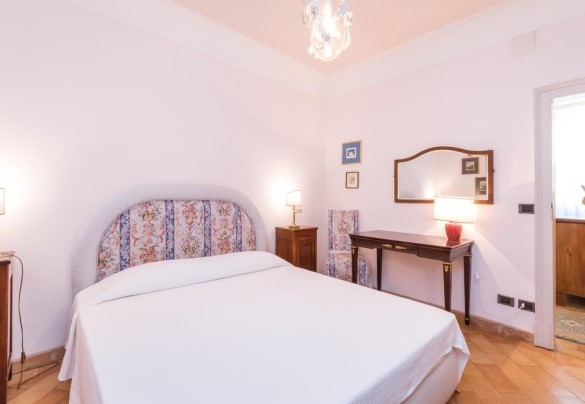 Camera matrimoniale n.3 con bagno en-suite n.6 al primo piano - Borgo Colle Ridente 13