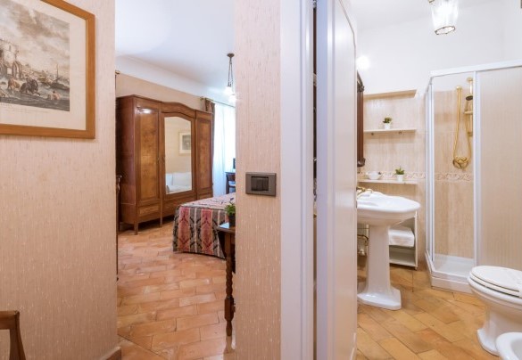 Bagno n.4 en-suite con la camera matrimoniale n.1 al primo piano - Borgo Colle Ridente 13