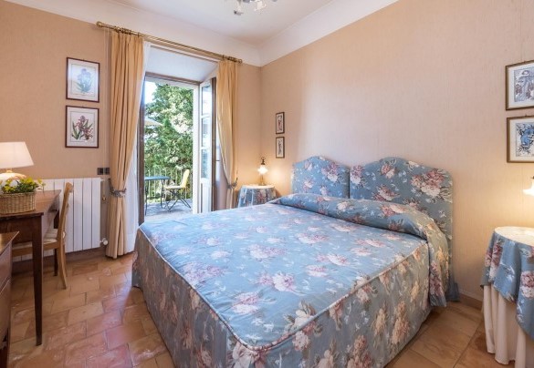 Camera matrimoniale n.5 con bagno en-suite n.8 al primo piano - Borgo Colle Ridente 13