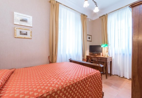 Camera singola n.7 servita dal bagno en-suite n.10 al primo piano - Borgo Colle Ridente 13 