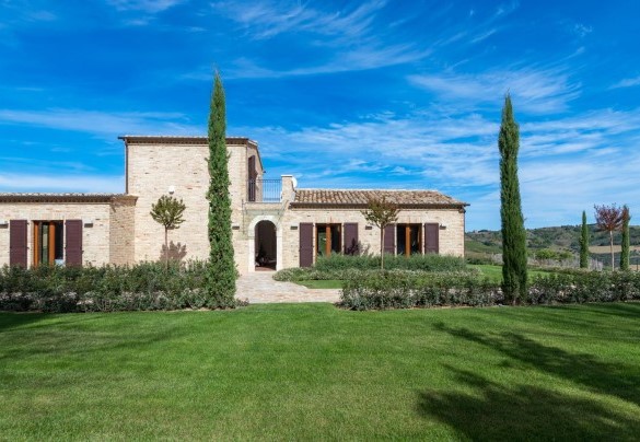 Beautiful villa surrounded by a beautiful garden with cypress trees - Borgo da Monte 
