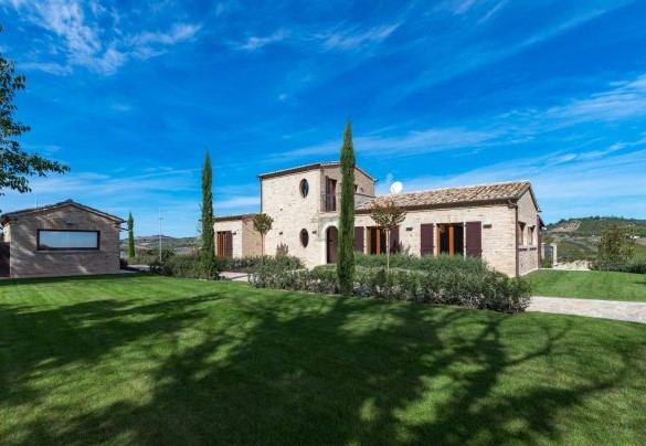 Farmhouse with annex surrounded by greenery - Borgo da Monte 