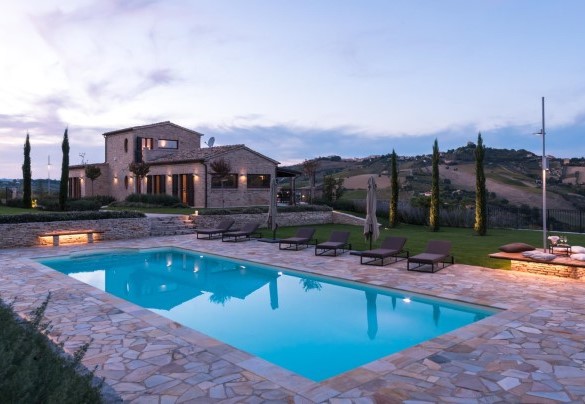 Beautiful farmhouse with swimming pool at sunset - Borgo da Monte 