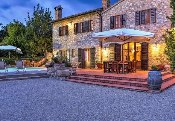 La proprietà è costituita dal casale principale e da un annesso - Borgo dei Cipressi   
