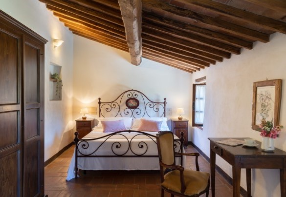 Double bedroom n.8 on the first floor of the main house – Borgo Gallinaio