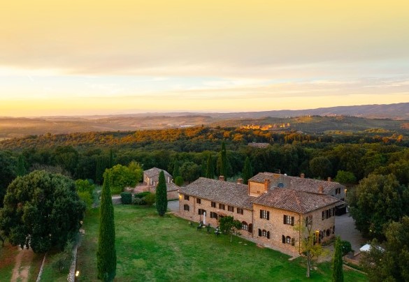 The property is located less than 2 km from Monteriggioni – Borgo Gallinaio
