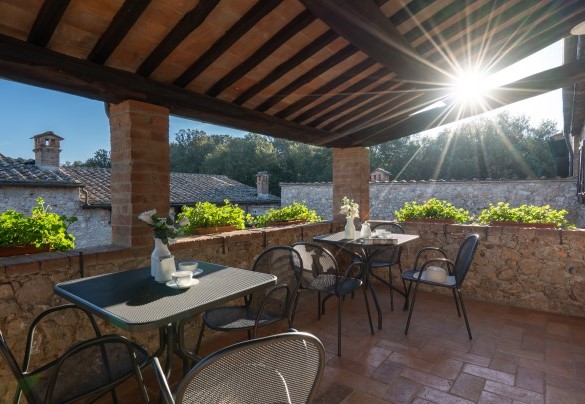 The terrace on the first floor is a perfect relaxation area - Borgo Gallinaio 