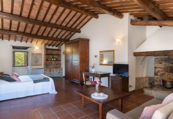Camera matrimoniale con letto divisibile n.16 al primo piano dell’annesso (PAIOLO)– Borgo Gallinaio