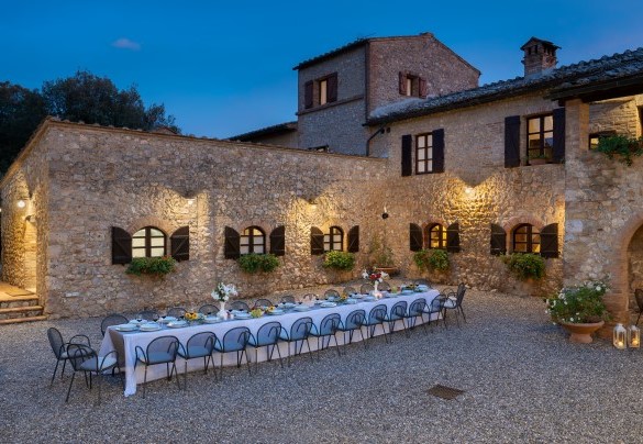 The generosity and beauty of the outdoor areas make the location particularly suitable for events and ceremonies – Borgo Gallinaio
