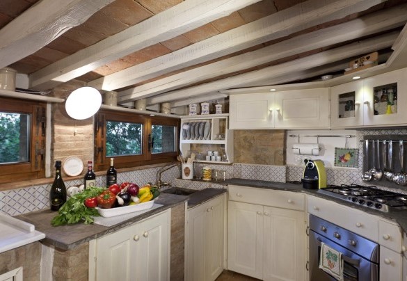 The fitted kitchen – Borgo Paradiso