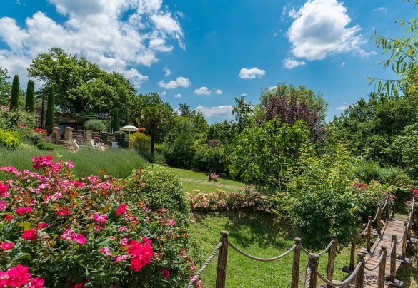 A fabulous 3.500 sq m garden – Borgo Paradiso