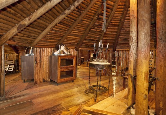 A collection of old farm equipment, and even a charcoal kiln, which has now been adapted as a reading corner (which can be visit on request) – Borgo Paradiso