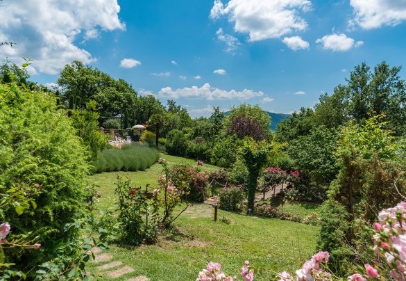  A botanical garden houses a collection of plants and flowers – Borgo Paradiso