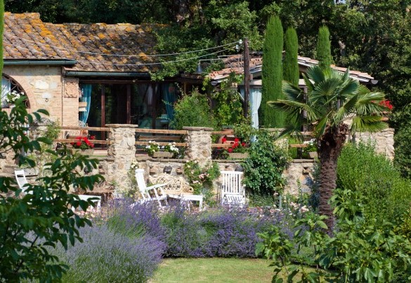 For alfresco dining, guests can choose between a panoramic veranda connected to the house – Borgo Paradiso