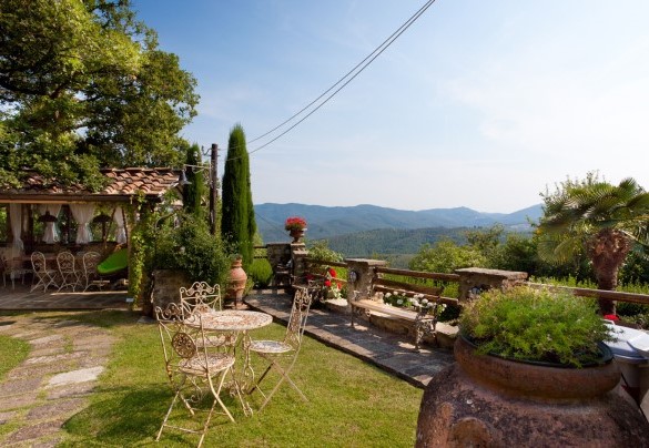 Located in the small village of Ciciano, very close to Chiusdino, with its famous Cistercian Abbey of San Galgano – Borgo Paradiso