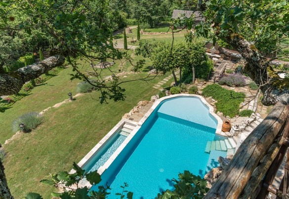 Panoramic view over the pool – Borgo Paradiso