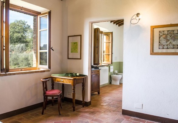 Twin bedroom with joinable beds n.3 with en-suite bathroom on the first floor – Bossoncina 8+1