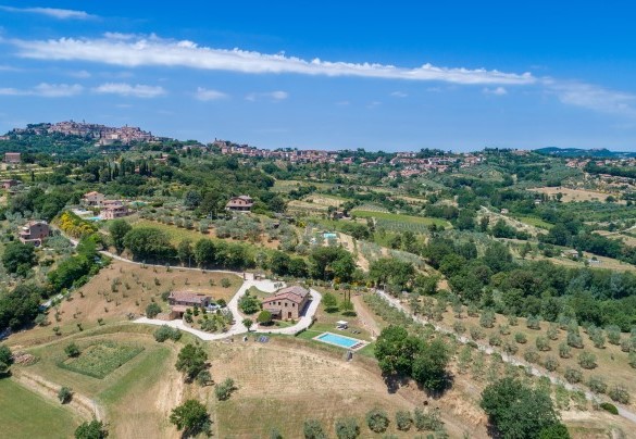 The property and Montepulciano in the background - Bossoncina