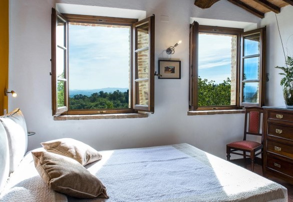 The view from the double bedroom n.2 on the first floor – Bossoncina 8+1
