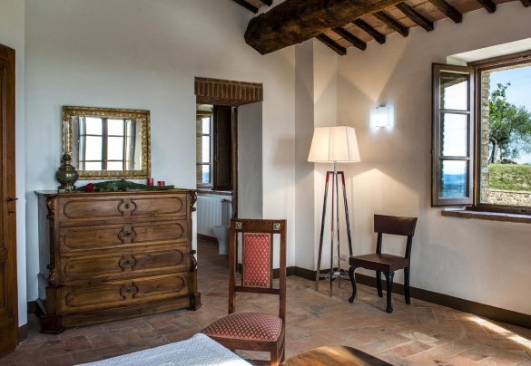Double bedroom n.1 with en-suite bathroom on the first floor – Bossoncina 8+1
