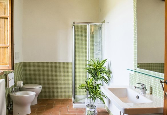 Bathroom with shower n.2, en-suite to the bedroom n.2 – Bossoncina 8+1