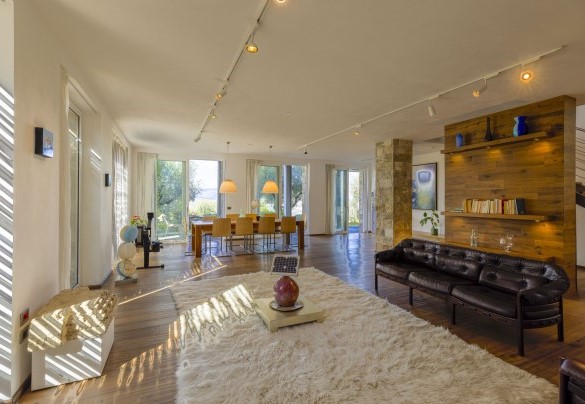 Il soggiorno al piano terra - Brightline Villa