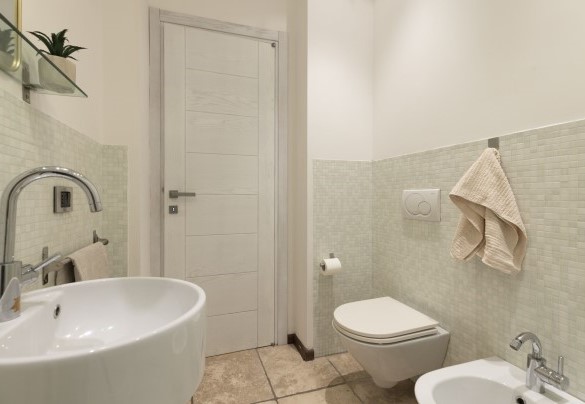 Il bagno en suite con doccia n.2 al piano terra - Brightline Villa